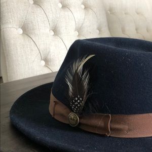 Goorin Brothers Navy Blue Hat w/ brown band Size L